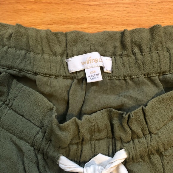 wilfred free shorts - Picture 2 of 2